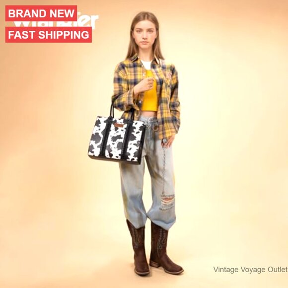 Large Vegan Leather Tote Bag with Adjustable Strap for Work Essentials - Picture 5 of 7